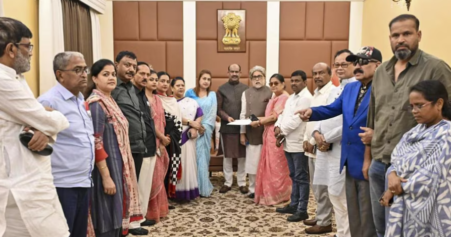TMC के 20 बागी सांसदों पर शिकंजा! लोकसभा सचिवालय का नोटिस, 7 दिन में देना होगा जवाब