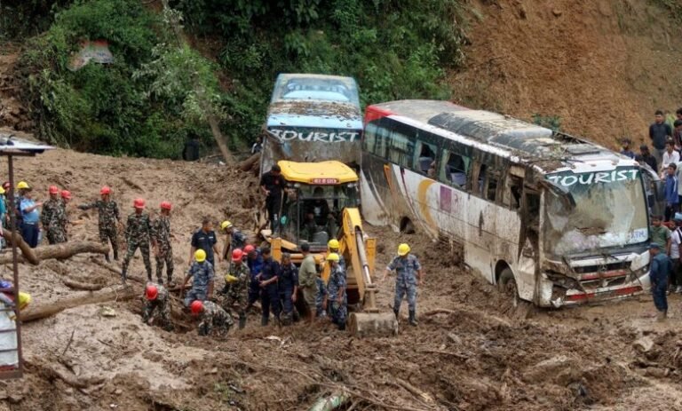 नेपाल में भीषण बाढ़ से तबाही, सैकड़ों लोगों की मौत