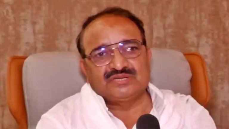 “बाढ़ की आहट के बीच एक्शन में सरकार, दिनेश प्रताप सिंह ने की समीक्षा”