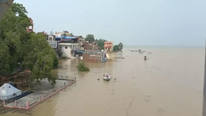  प्रयागराज से वाराणसी तक गंगा का जलस्तर बढ़ा, फिर मंडराया बाढ़ का खतरा