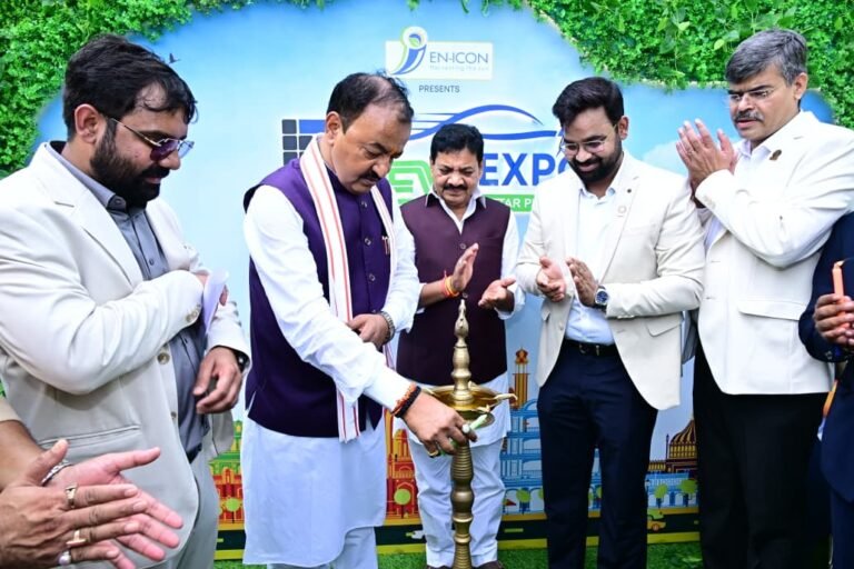  लखनऊ में आरईवी एक्सपो-2026 का भव्य शुभारंभ, उपमुख्यमंत्री केशव प्रसाद मौर्य ने किया उद्घाटन