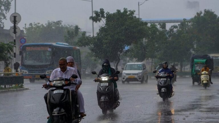  दिल्ली-NCR समेत कई राज्यों में भारी बारिश का अलर्ट