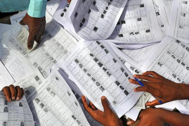 दिल्ली SIR पर सियासी हलचल तेज, 33 लाख मतदाताओं को नोटिस