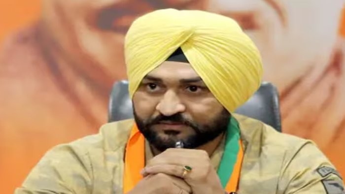 मंत्री संदीप सिंह ने बेसिक शिक्षा विभाग की योजनाओं एवं कार्यों की समीक्षा की