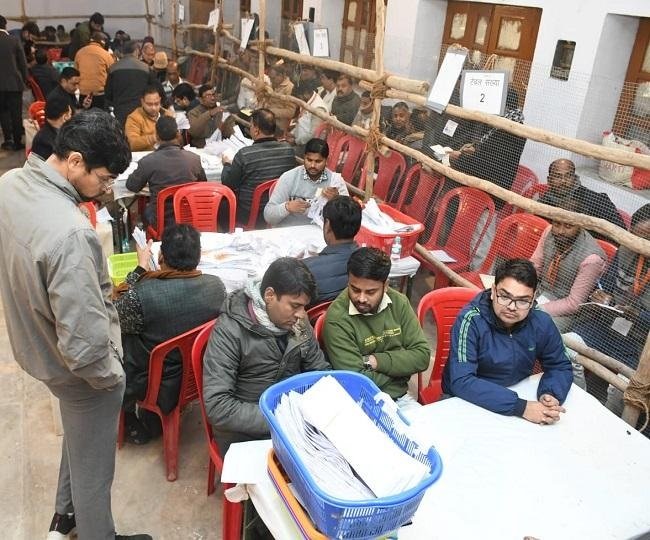 यूपी MLC चुनाव में BJP और सपा के बीच कड़ा मुकाबला, 6 सीटों के नतीजे घोषित