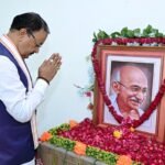 Keshav Prasad Maurya ने Gandhi और Shastri को अर्पित की विनम्र श्रद्धांजलि