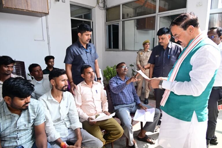 जन समस्याओं का निस्तारण भी होगा, सुविधाएं भी मिलेगी : केशव प्रसाद मौर्य
