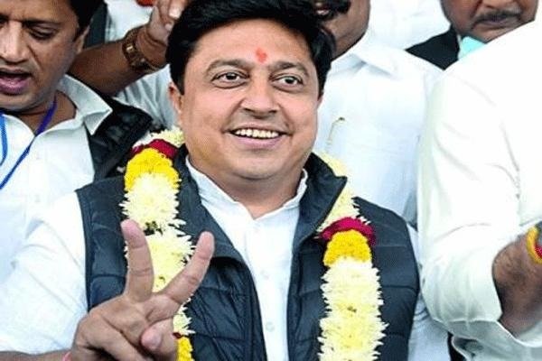 नागपुर MLC सीट पर कांग्रेस की जीत, अभिजीत वंजारी ने BJP के सुधाकर कोहले को 3,271 वोटों से हराया